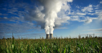 Anche la Spagna dice no all’inclusione del nucleare tra le fonti “verdi”. Spaccatura in Europa, l’Italia tace