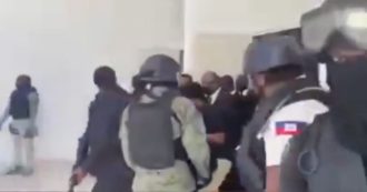 Copertina di Haiti, attacco armato contro il primo ministro Ariel Henry nel giorno dell’indipendenza. Un morto e diversi feriti (video)