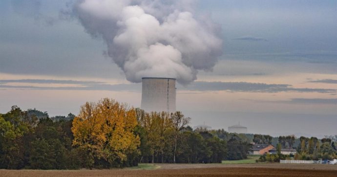 Francia, chiusi 15 reattori nucleari: c’è il rischio di blackout energetico