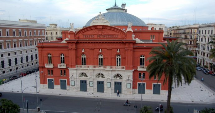 Il Petruzzelli discoteca aperta: Mediaset torna Casa delle libertà