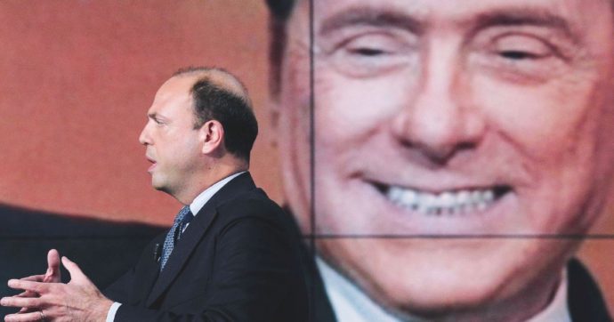 I giudici di larghe intese e B. che si ritira, poi cambia idea