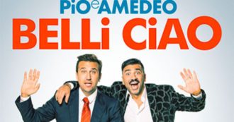Copertina di Belli Ciao, il nuovo film di Pio e Amedeo fa il botto di Capodanno (al cinema). Ma manca il “peto inatteso”