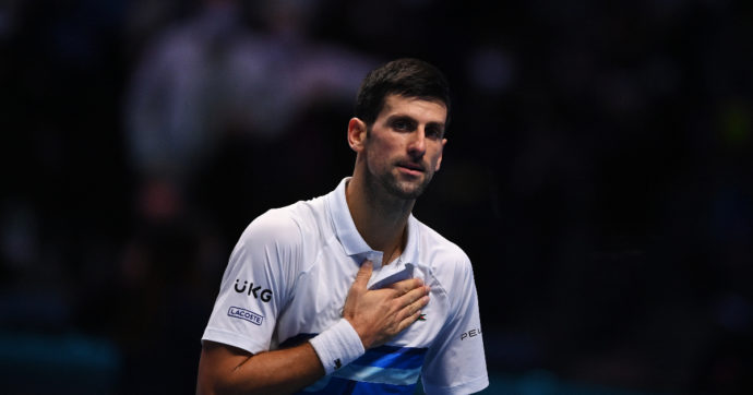 Novak Djokovic, per il campione le regole Covid non valgono: concessa l’esenzione dal vaccino, potrà giocare gli Australian Open