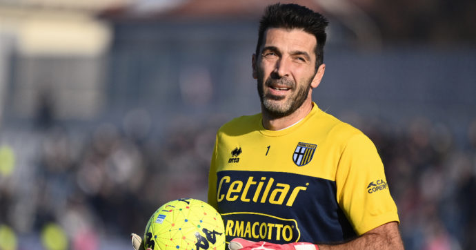 Gigi Buffon positivo al Covid, il Parma: “Il calciatore è in isolamento. Verrà effettuato uno screening a tutta la squadra”