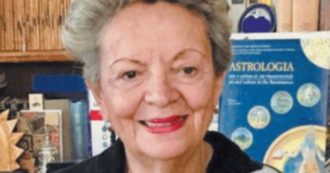 Copertina di Grazia Mirti, l’esperta di astrologia finanziaria: “Ad aprile un evento che non accade dal 1856”. Ecco le sue previsioni per l’economia del 2022