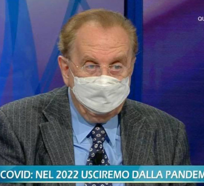 Elisir, Michele Mirabella va in onda con la mascherina per il Covid: “Abbiamo avuto anche noi un piccolo incidente di percorso”