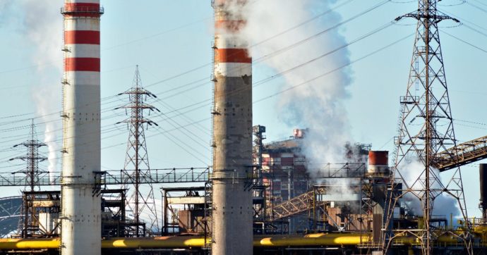Ilva, riesame dell’Autorizzazione ambientale in bilico: Acciaierie d’Italia contesta i dati di Arpa e Asl sul danno sanitario da emissioni