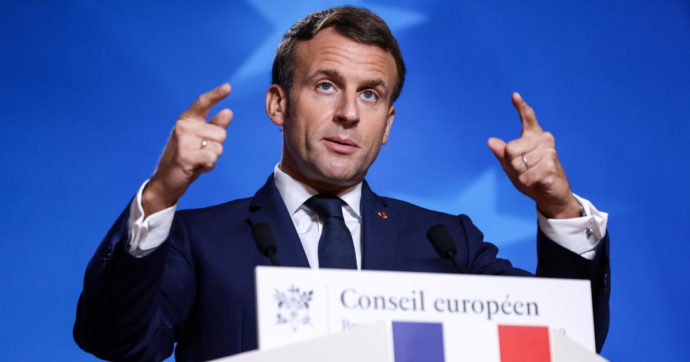 Copertina di La “strategia dell’emmerdement” fa bene a Macron
