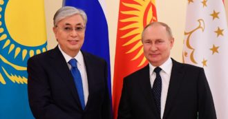Copertina di Kazakistan, il presidente sceglie i militari russi (e non quelli cinesi) per salvare il regime: scelta geopolitica, ma presto Putin presenterà il conto