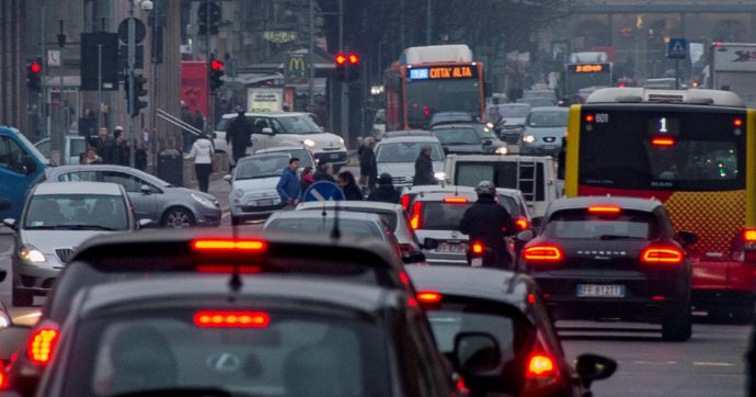 Copertina di L’auto “green”: in Italia,  la rivoluzione è solo per ricchi