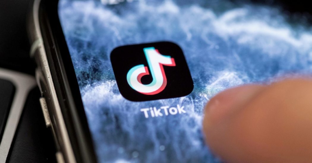 TikTok multata per 10 milioni di euro dall’Antitrust: “Inadeguati i controlli sui contenuti proposti ai minori”