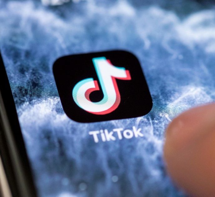 TikTok, “dirette vietate ai minori di 18 anni”: ecco qual è la nuova regola e da quando verrà applicata