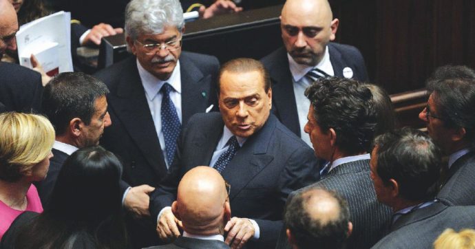 Renziani, ex 5S e centristi: B. dà la caccia a 36 peones