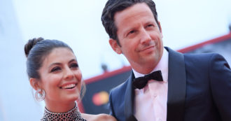 Copertina di Alessandra Mastronardi: “È finita con Ross McCall. Sono stata bullizzata, ero scomoda per i compagni di classe”