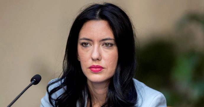 Scuola, Azzolina: “Perso un anno,  la riapertura così è solo un bluff”