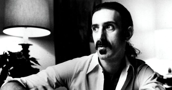 Copertina di “Zappa”: vita, musica, lotte e disprezzo di un (vero) artista sempre controcorrente