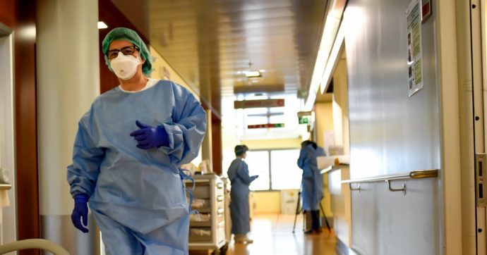 Reparti nel caos: tra il personale sanitario oltre 20 mila casi