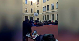 Copertina di Milano, gli studenti occupano il liceo Manzoni: “Scuola strumentalizzata e abbandonata” – Video