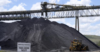 Copertina di Agenzia internazionale energia: “Consumo di carbone mai così alto, a rischio gli obiettivi di riduzione di Co2”