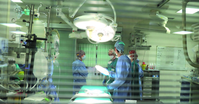 Caserta, in coma dopo due interventi di bypass gastrico dello stesso chirurgo: la Procura apre un fascicolo