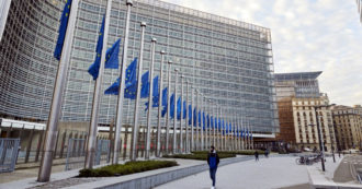 Copertina di Unione Europea, la Commissione Trasporti vota contro bando ai motori termici nel 2035