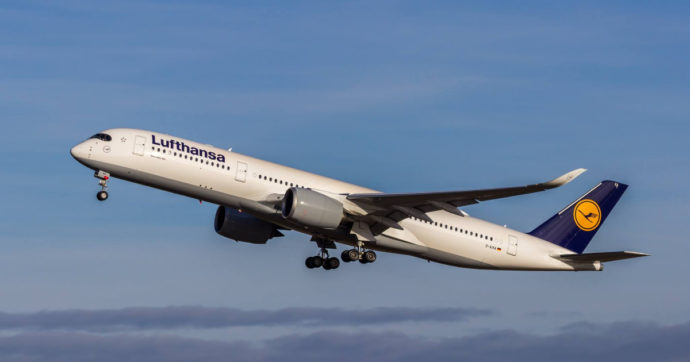 Lufthansa: “Effettuati 18mila voli senza passeggeri per tenere gli slot”. Il Belgio chiede alla Commissione di modificare le regole
