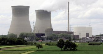 Tassonomia, la Commissione europea dice sì a gas e nucleare: “Sono fonti utili alla transizione ecologica”