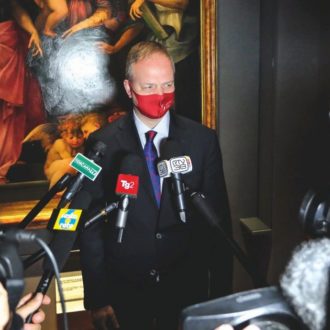 Copertina di Uffizi, la monarchia assoluta del sovrano Eike Schmidt