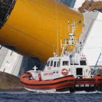 LaPresse
19-01-2012 Isola del Giglio
Cronaca
Costa Concordia, le nuove foto di oggi
Nella foto:  la Guardia Costiera