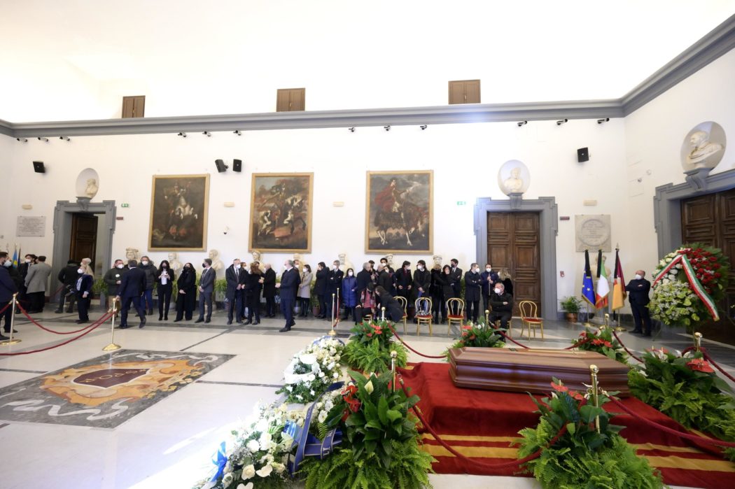 People pays tribute to President of the European Parliament, David Sassoli burning chamber in Campidoglio, Rome, Italy, 13 January 2022. Late David Sassoli will lie in state at the Rome city hall ahead of the state funeral on 14 January. European Parliament President David Sassoli has died at the age of 65 early morning on 11 January in Aviano, Italy where he was hospitalized, his spokesman announced.
ANSA/Claudio Peri