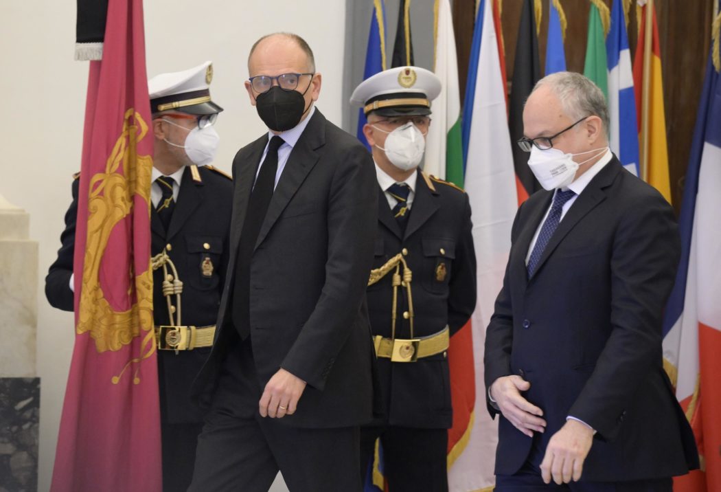 Secretary of the Democratic Party Enrico Letta and Rome Mayor Roberto Gualtieri  pays tribute to the family of  President of the European Parliament, David Sassoli burning chamber in Campidoglio, Rome, Italy, 13 January 2022. Late David Sassoli will lie in state at the Rome city hall ahead of the state funeral on 14 January. European Parliament President David Sassoli has died at the age of 65 early morning on 11 January in Aviano, Italy where he was hospitalized, his spokesman announced.
ANSA/Claudio Peri