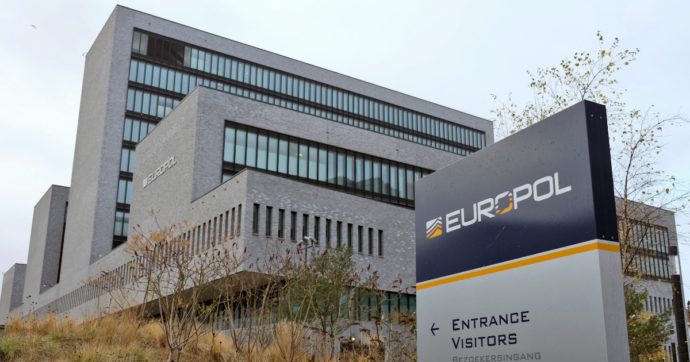 Europol dovrà cancellare i dati personali non legati ad attività criminali. La replica: “A rischio la nostra capacità di analisi”