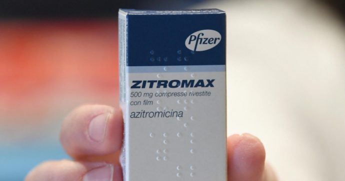 Zytromax esaurito nelle farmacie. Tutti lo cercano per curare il Covid, ma gli esperti: “No, serve solo per infezioni batteriche”