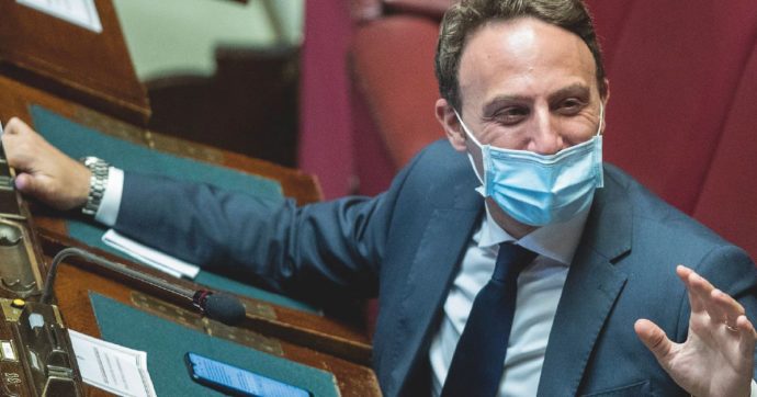 De Luca jr. diventa prof, docente lascia il Pd. “Mai visto in Ateneo. È malcostume politico”