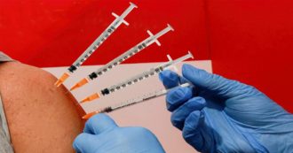 Copertina di Covid, si litiga sul bollettino. Ma nei numeri qualcosa non torna