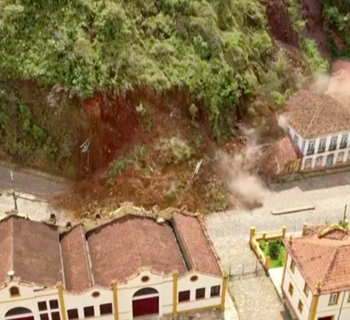 Il momento in cui una frana distrugge un palazzo storico del XVIII secolo – Video
