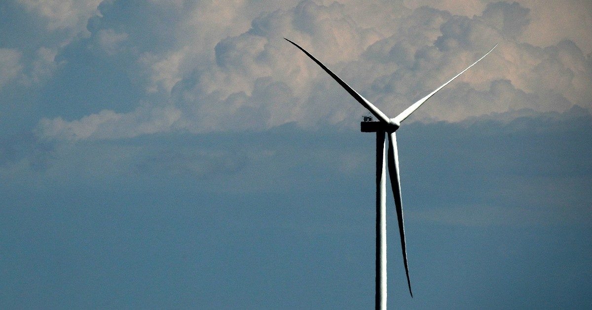 Rinnovabili ostaggio della burocrazia: “Se il 50% fosse realizzato l’Italia avrebbe già raggiunto gli obiettivi climatici Ue”. La mappa dei blocchi