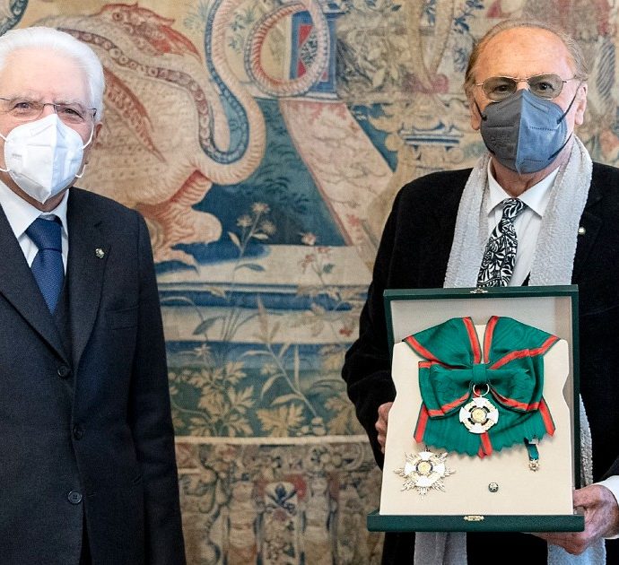Sergio Mattarella nomina “Cavaliere di Gran Croce” Renzo Arbore: la foto su Twitter