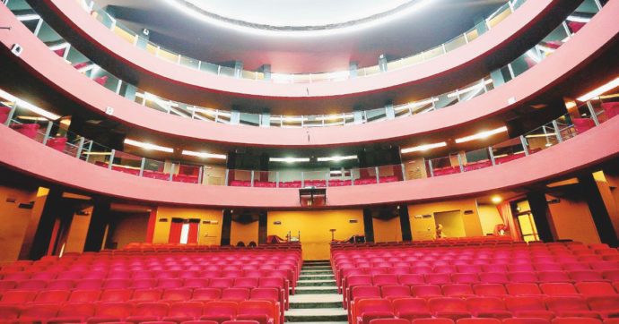 Copertina di Roma, in vendita il Teatro Eliseo. Costo: 24 milioni