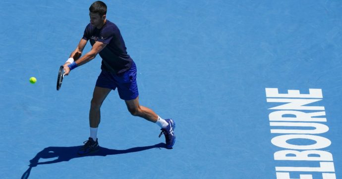 Australian Open, dopo il caso Djokovic c’è anche il tennis: torneo al via, Medvedev in pole, Berrettini e Sinner tra i favoriti