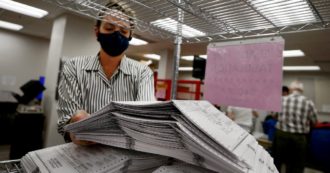 Copertina di Tirocini, così hanno sfruttato milioni di stagisti invisibili