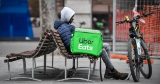 Copertina di “Sui rider era caporalato grigio, un disegno criminoso per il profitto”: ecco perché sono stati condannati i manager intermediari di Uber