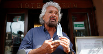 Beppe Grillo indagato a Milano per traffico di influenze illecite. “Veicolò ai parlamentari del M5S le richieste di Onorato in favore di Moby”