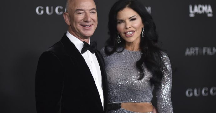 Jeff Bezos e Lauren Sanchez, quanto costano i “ritocchini” della fidanzata di Mr. Amazon? Il chirurgo estetico fa i conti
