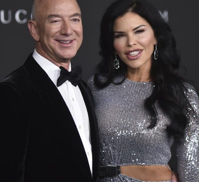 Jeff Bezos e Lauren Sanchez, quanto costano i “ritocchini” della fidanzata di Mr. Amazon? Il chirurgo estetico fa i conti
