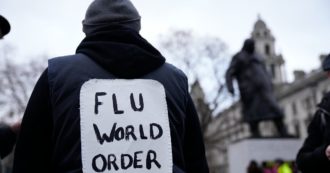 Campi di addestramento, raid negli ospedali e minacce d’arresto ai medici: la militarizzazione dei no vax britannici preoccupa Johnson