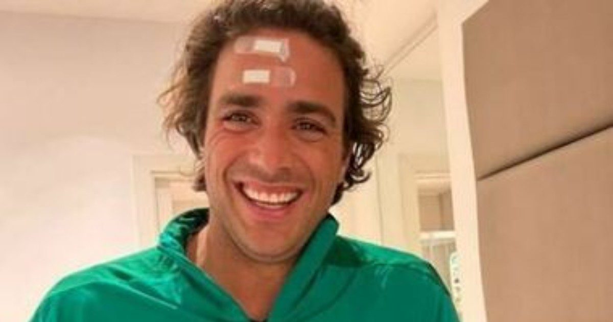 Alessandro Matri ferito in un incidente domestico: la fidanzata Federica Nargi lo medica e documenta tutto sui social