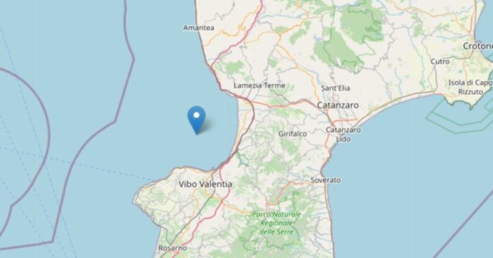 Calabria, terremoto di magnitudo 4.3 nel Vibonese. Evacuati scuole e uffici, treni sospesi per ore sulla costa Tirrenica