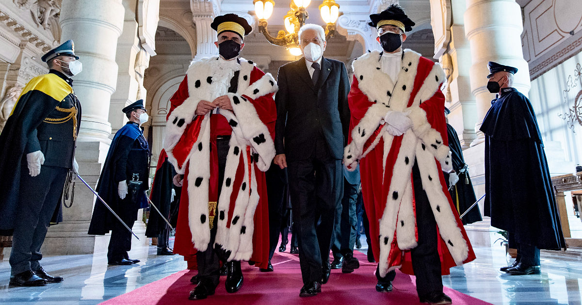 Anno giudiziario, in Cassazione l’ultimo atto di Mattarella. Il pg difende l’ergastolo ostativo: “Chi dimentica la storia è destinato a riviverla”