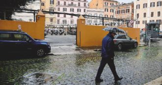 Copertina di Drive-in per il Colle: voto nel parcheggio per i positivi